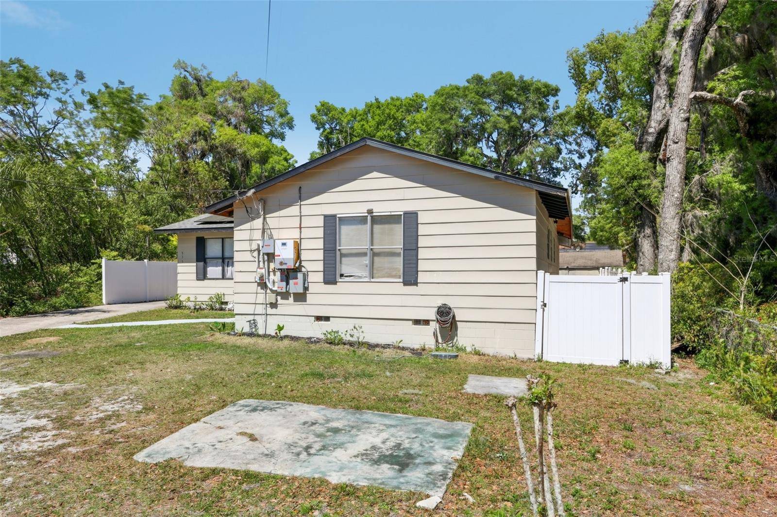 Deland, FL 32720,535 W DIVISION ST