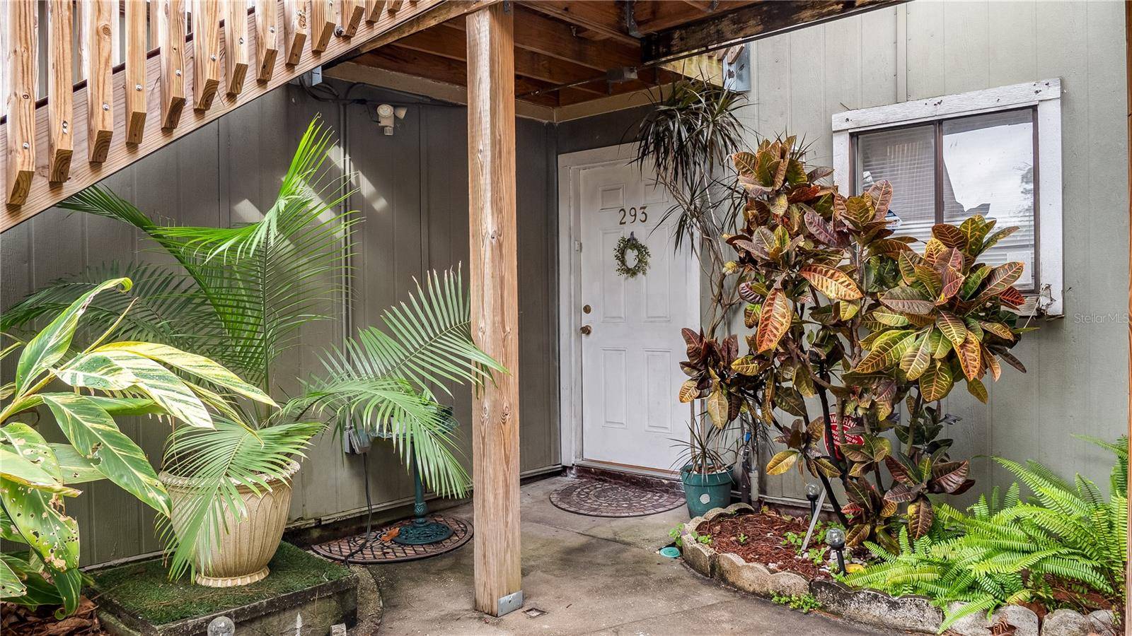 Winter Park, FL 32792,293 SCOTTSDALE SQ #293