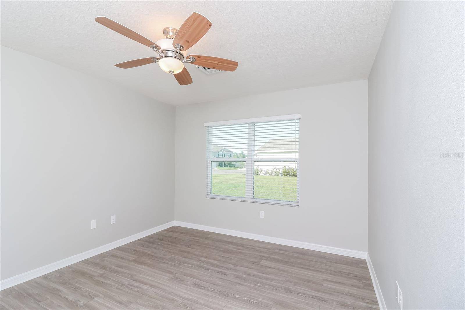 Bradenton, FL 34212,208 LONE DOVE LN