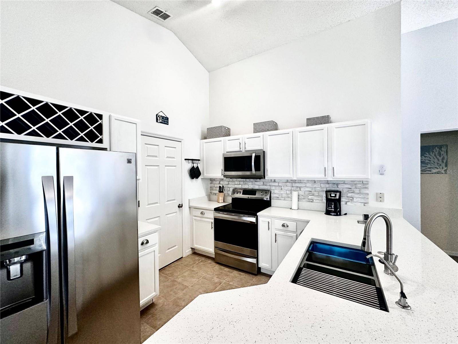 Davenport, FL 33837,102 FOX LOOP