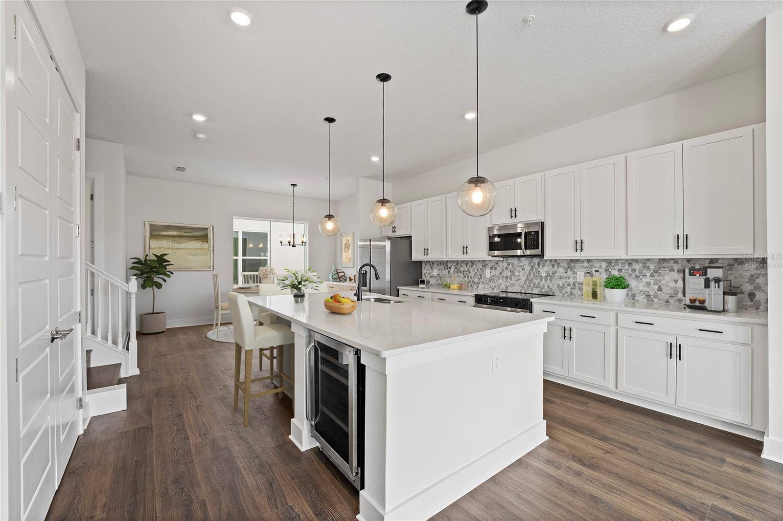 Oviedo, FL 32765,336 CENTER LAKE LN #A-2