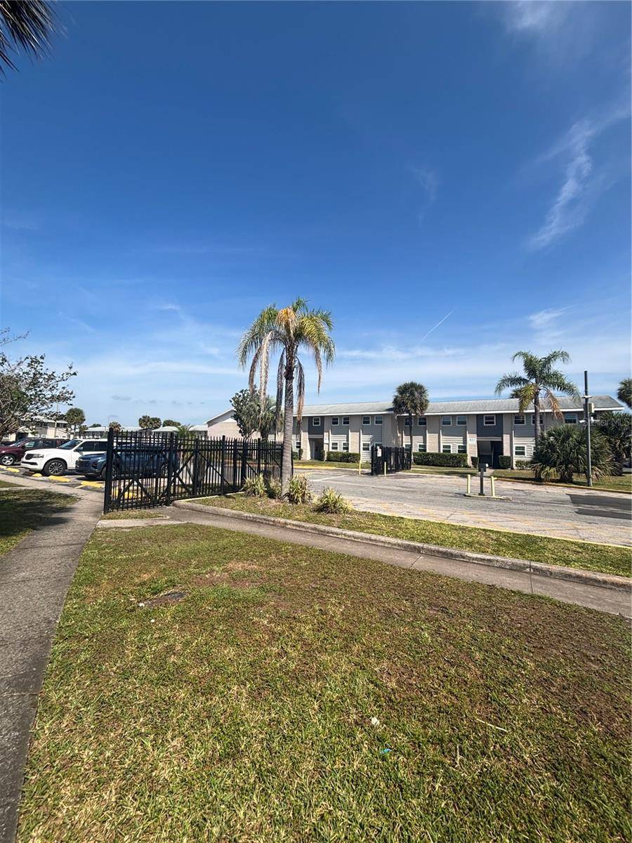 Orlando, FL 32809,818 SKY LAKE CIR #D