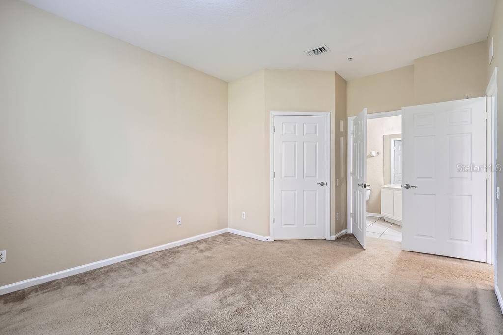 Orlando, FL 32835,6402 CAVA ALTA DR #107