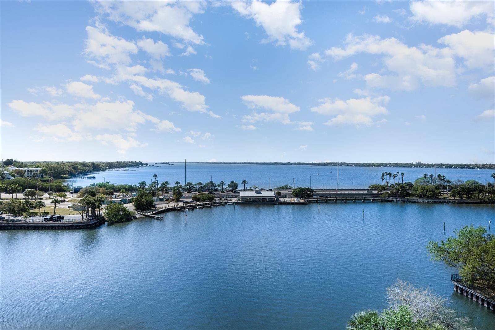 Merritt Island, FL 32953,490 SAIL LN #702