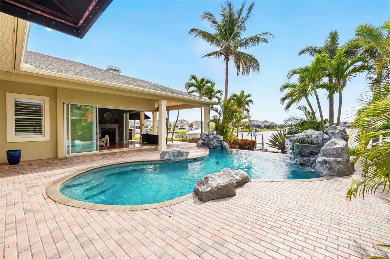 Apollo Beach, FL 33572,5405 MERRITT ISLAND DR