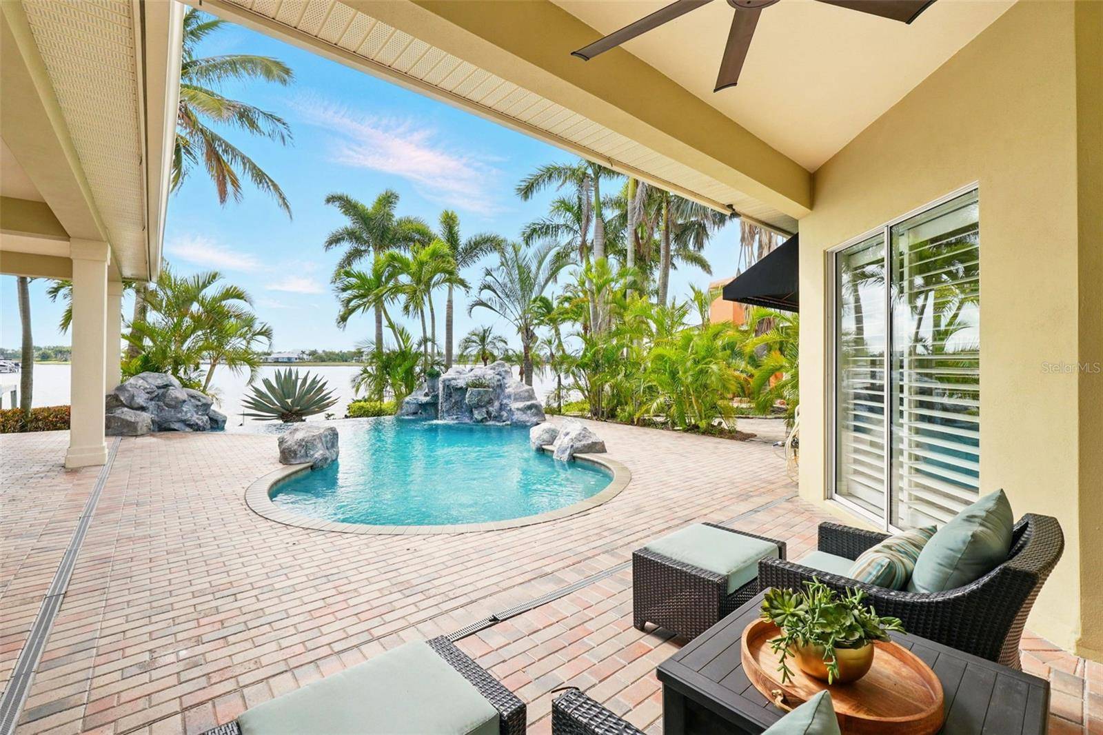 Apollo Beach, FL 33572,5405 MERRITT ISLAND DR