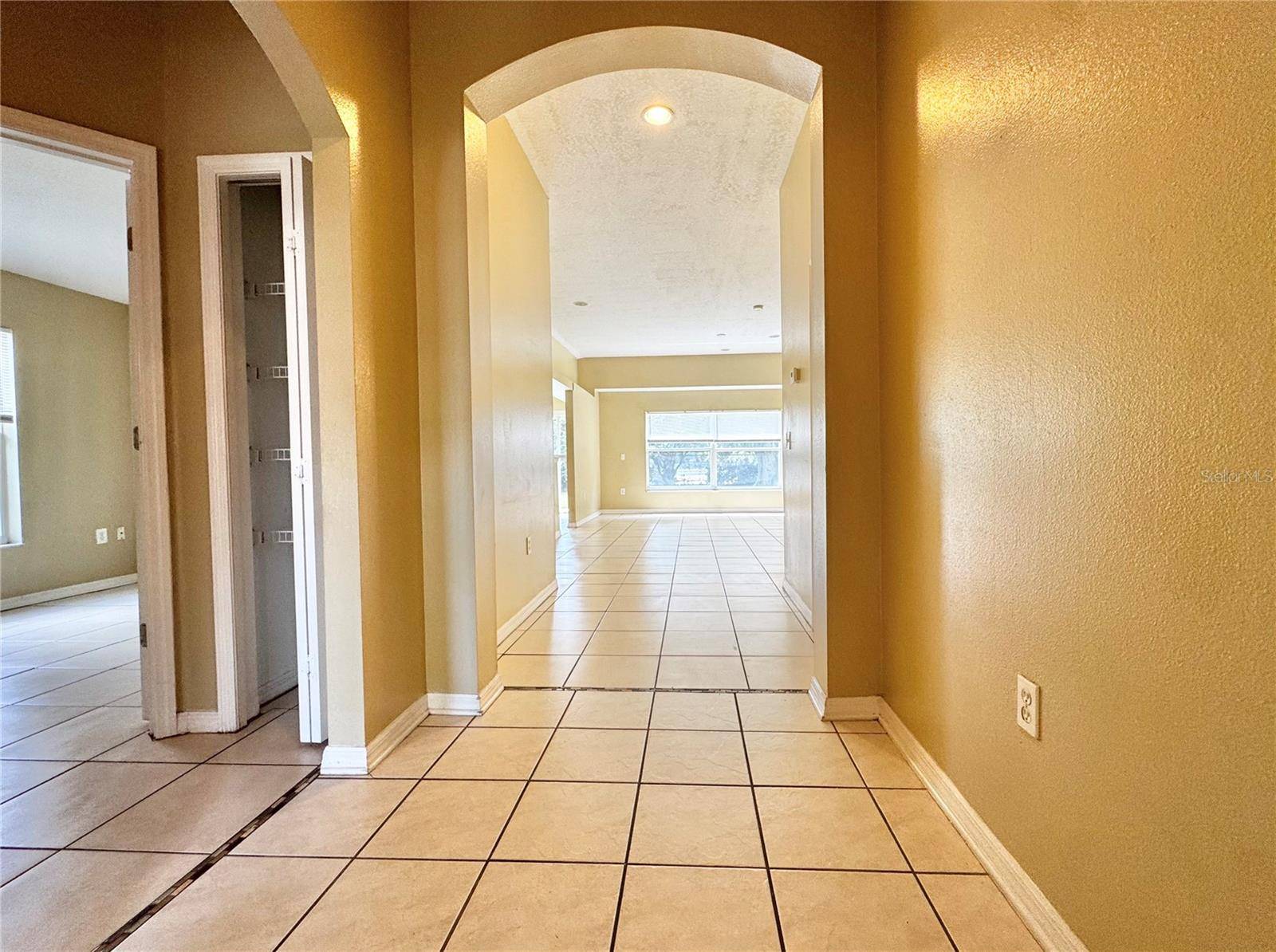 Kissimmee, FL 34744,930 MCINNIS CT