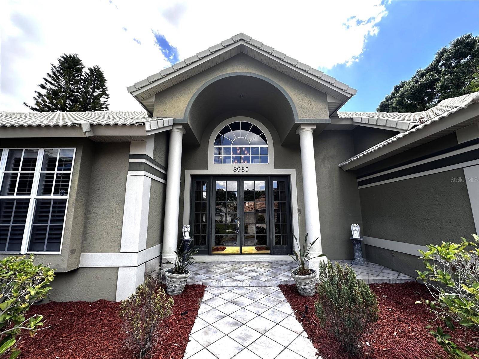 Orlando, FL 32819,8935 JONATHAN MANOR DR