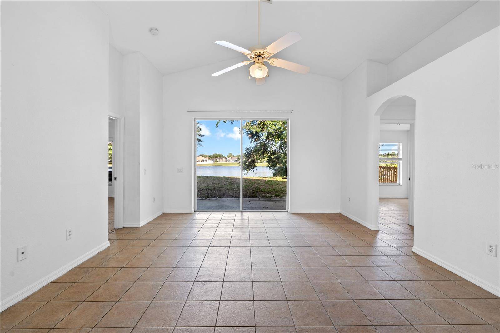 Gibsonton, FL 33534,12511 LAKE VISTA DR
