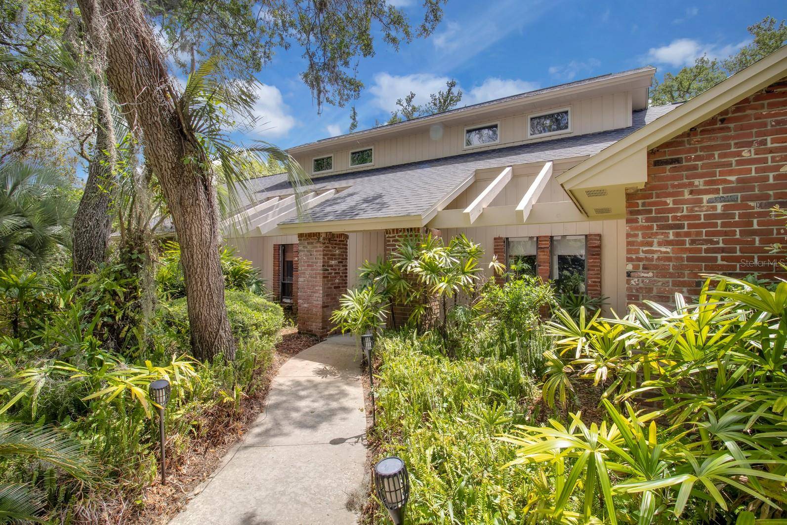 Longwood, FL 32779,204 GREEN LAKE CIR
