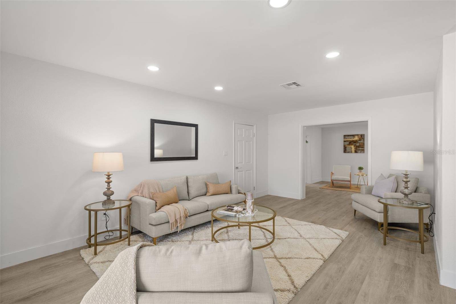 St Petersburg, FL 33703,4135 DES MOINES ST NE #4135