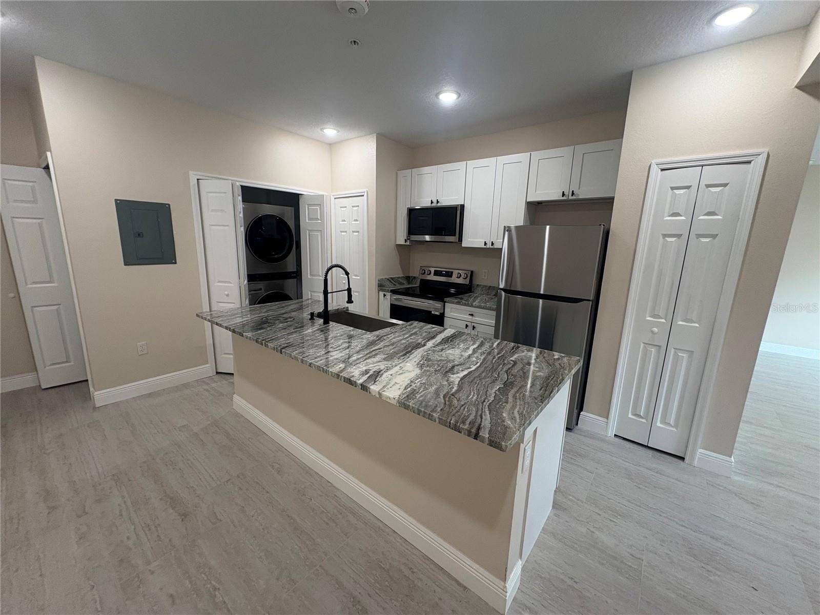 Eustis, FL 32726,201 N DEWEY ST