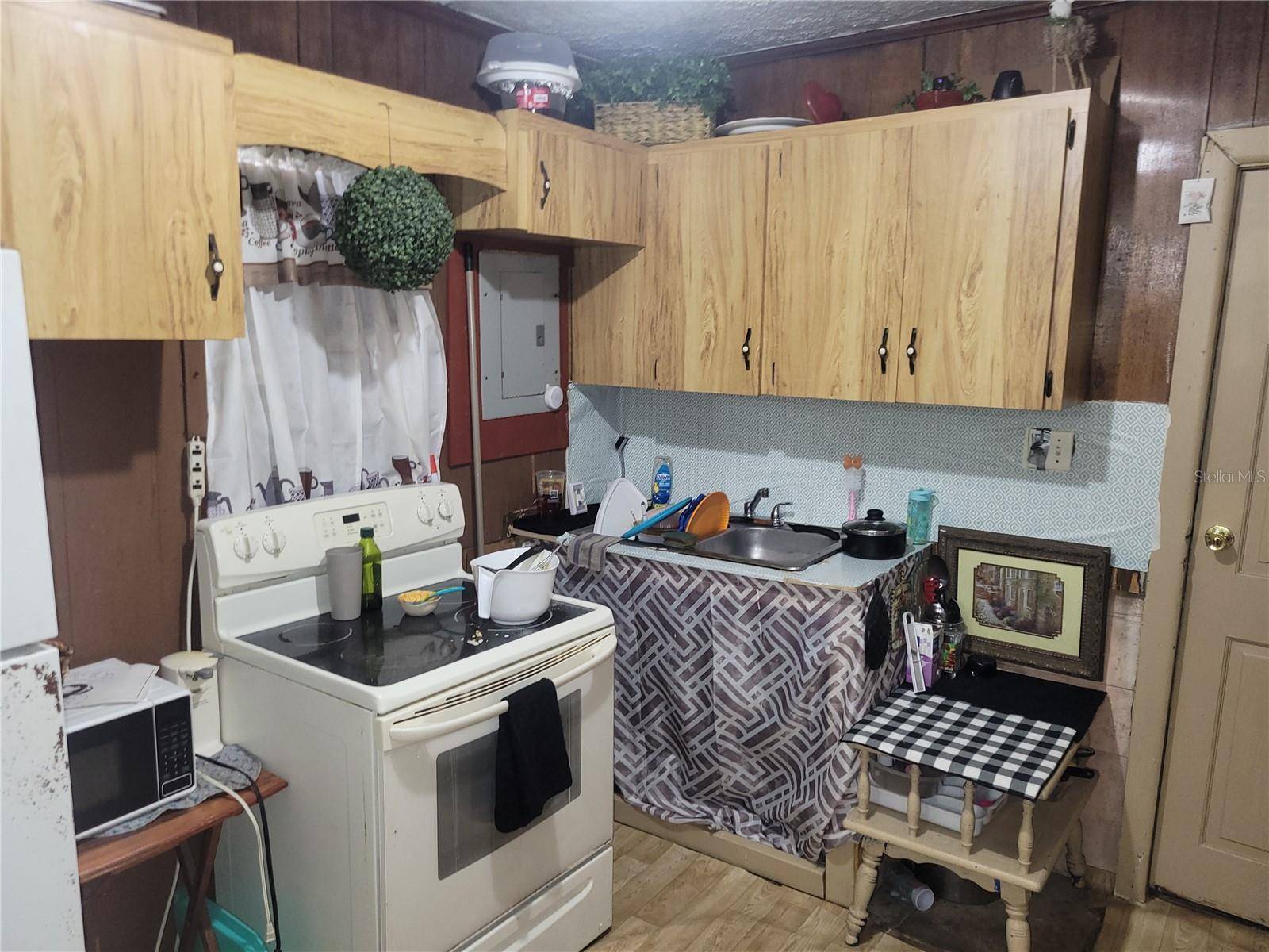 Ocala, FL 34471,1715 SW 3RD ST