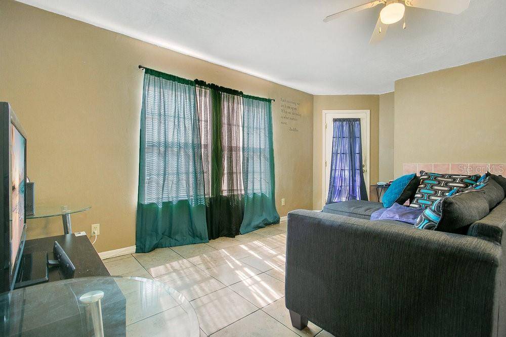 Orlando, FL 32835,5986 WESTGATE DR #101