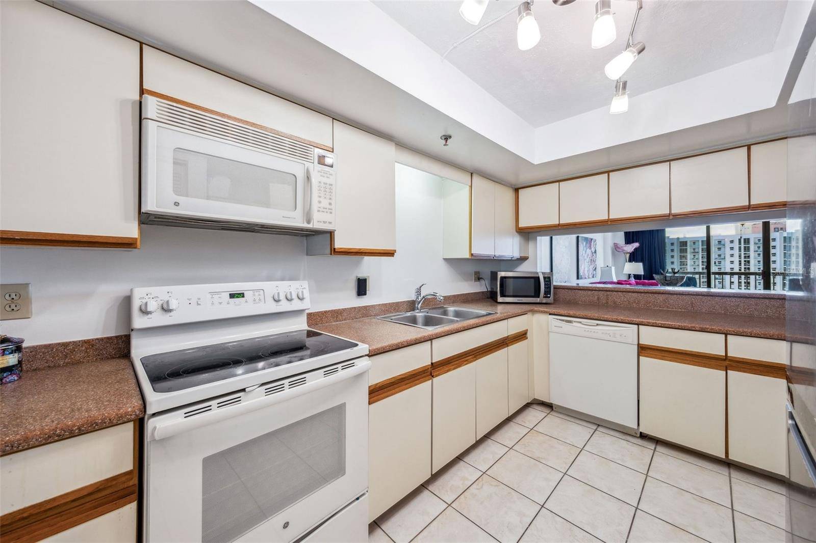 Orlando, FL 32801,530 E CENTRAL BLVD #1702