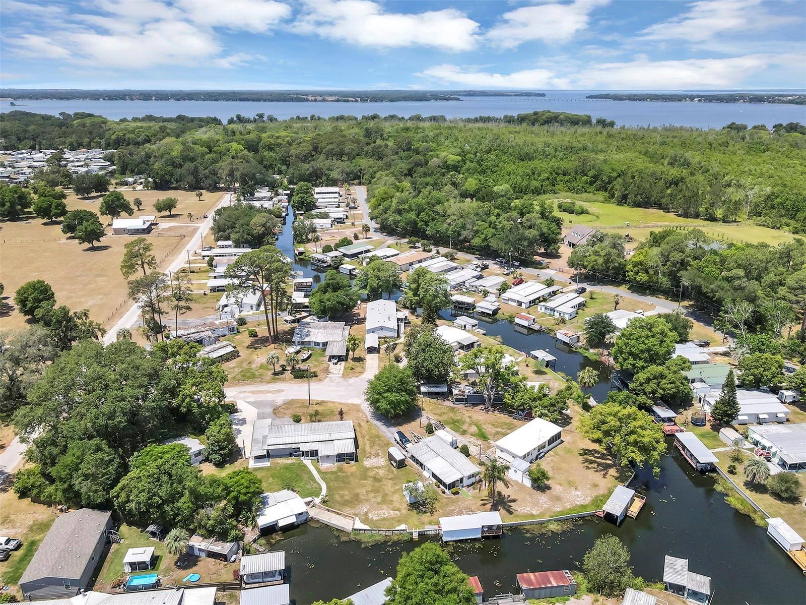 Astatula, FL 34705,26132 FERN LN