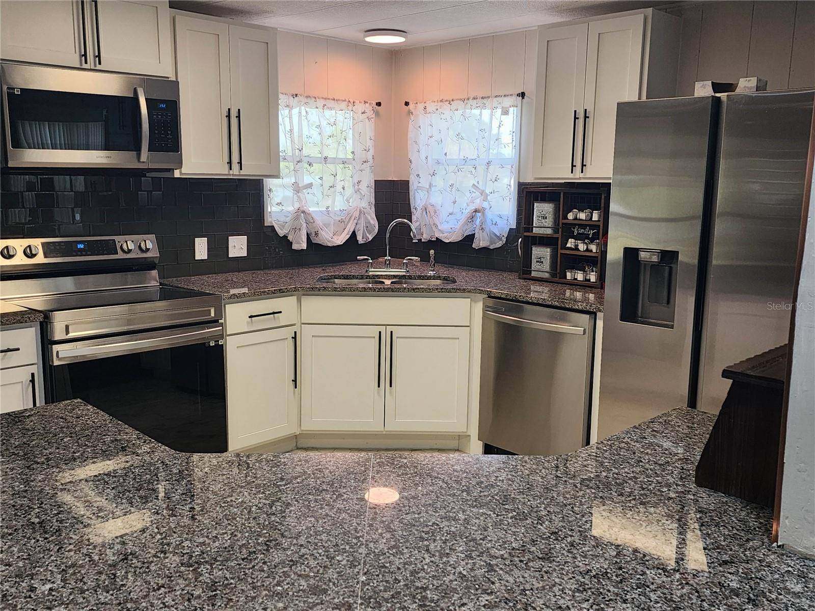 Zellwood, FL 32798,2030 WAX MYRTLE DR