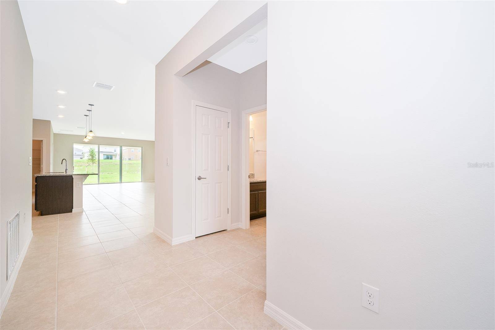 Davenport, FL 33897,812 MONTGOMERY WAY