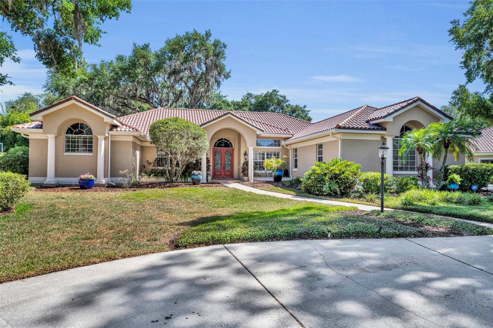 Oviedo, FL 32765,605 W PALM VALLEY DR