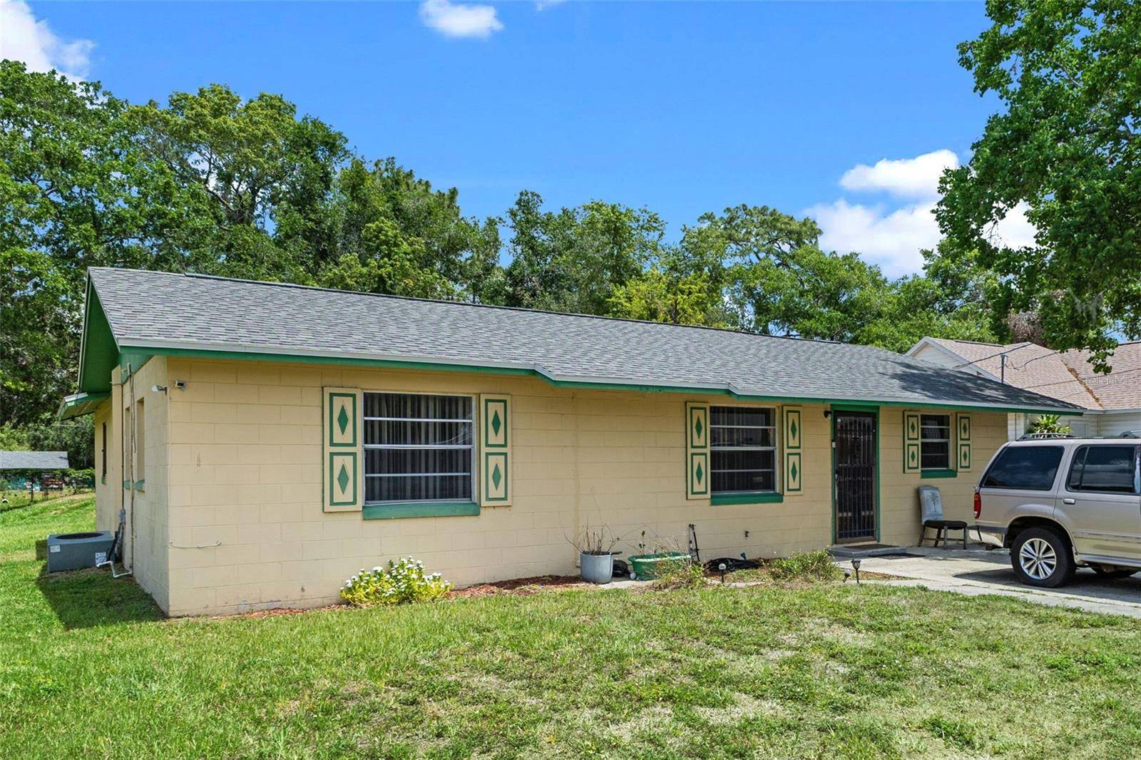 Eustis, FL 32726,2213 BATES AVE