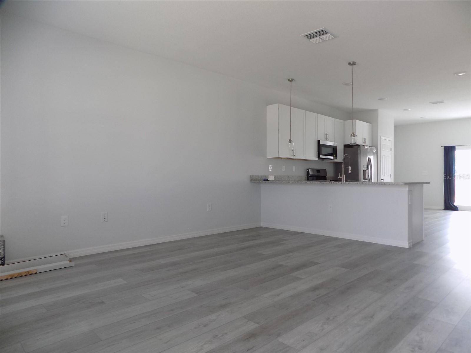 Kissimmee, FL 34759,646 DESMOINES CT