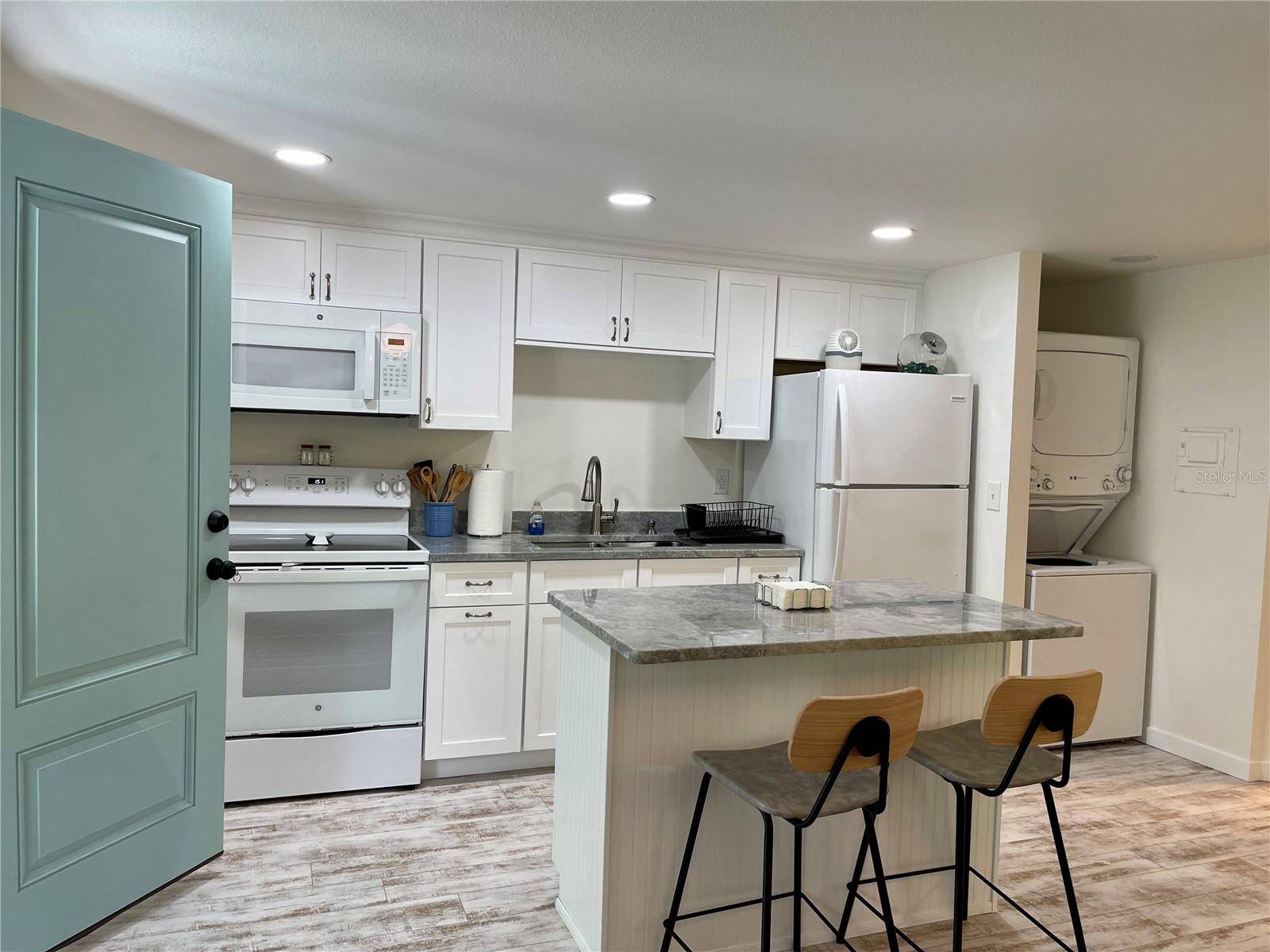 Mount Dora, FL 32757,1357 LAKESHORE DR #3