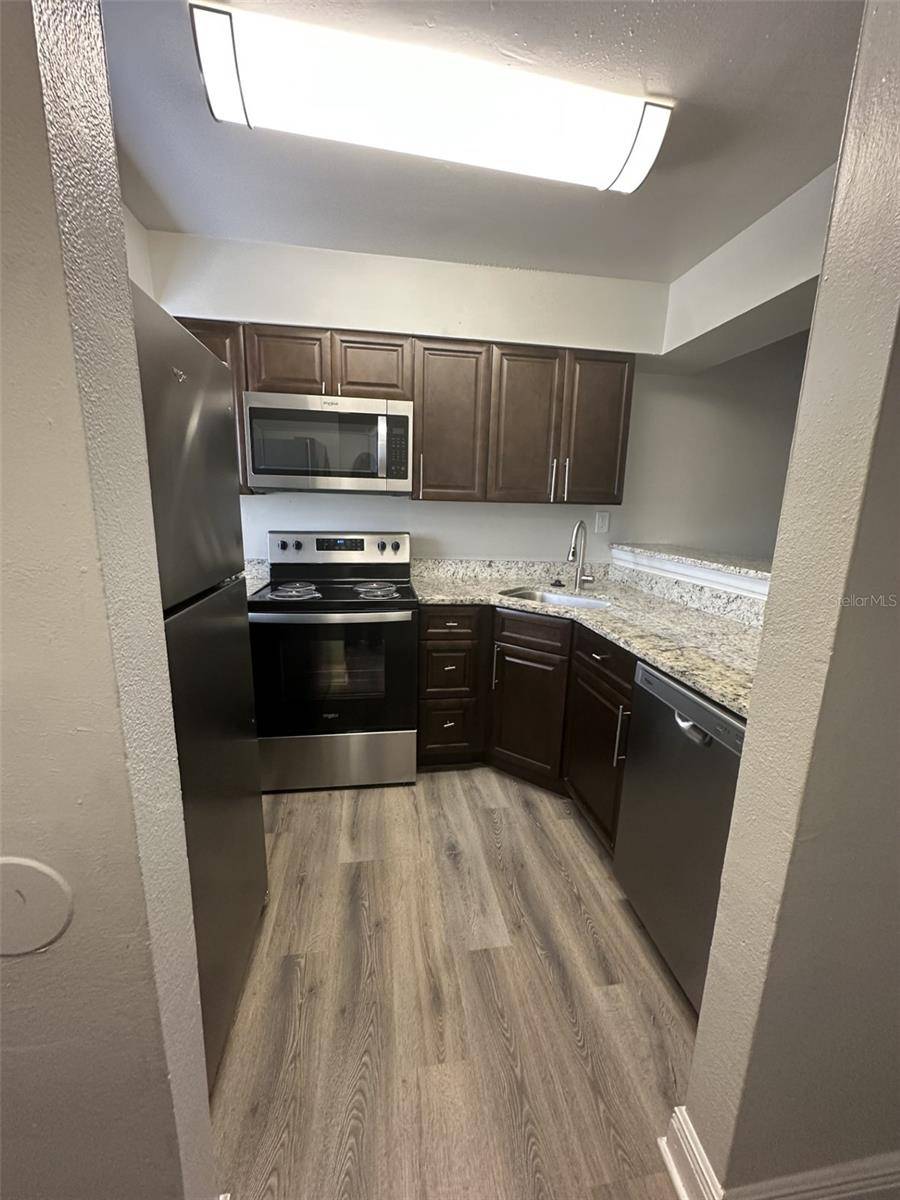 Winter Park, FL 32792,206 SCOTTSDALE SQ #206