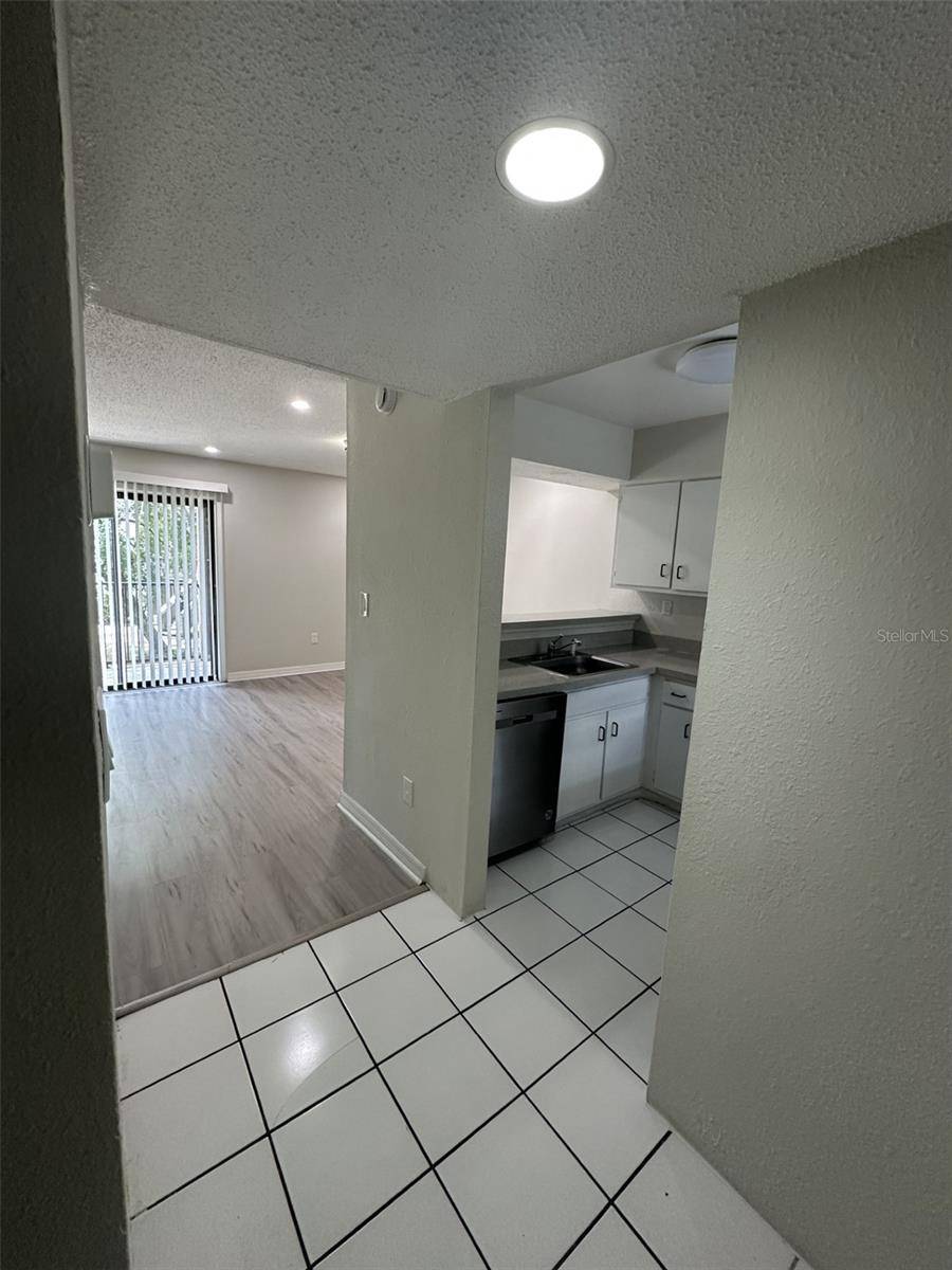 Winter Park, FL 32792,326 SCOTTSDALE SQ #326