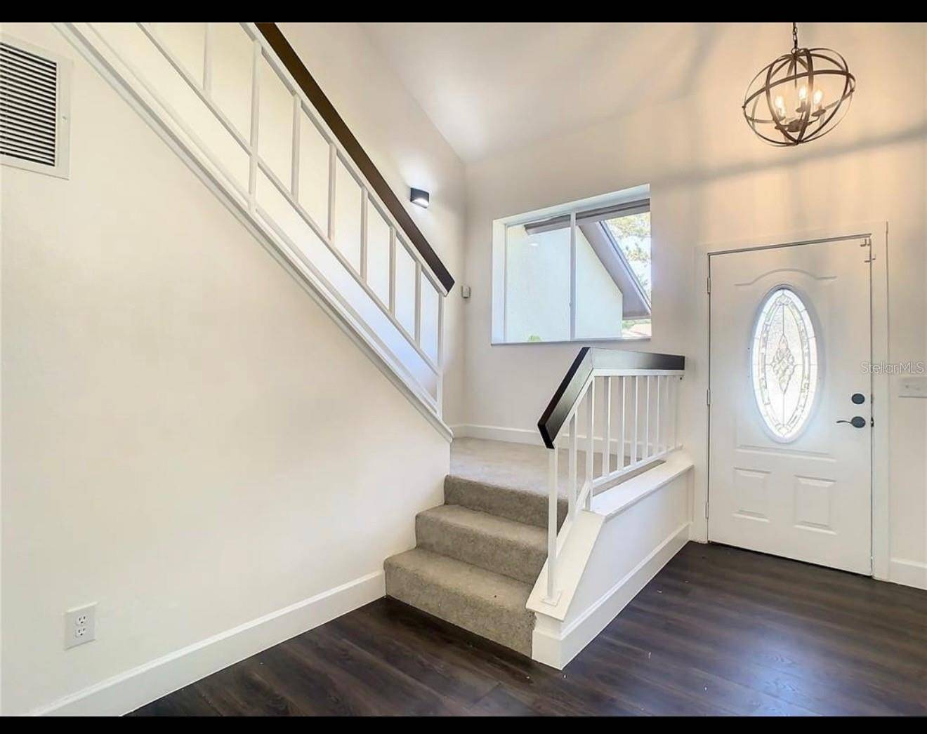 Longwood, FL 32779,401 WOODVIEW DR