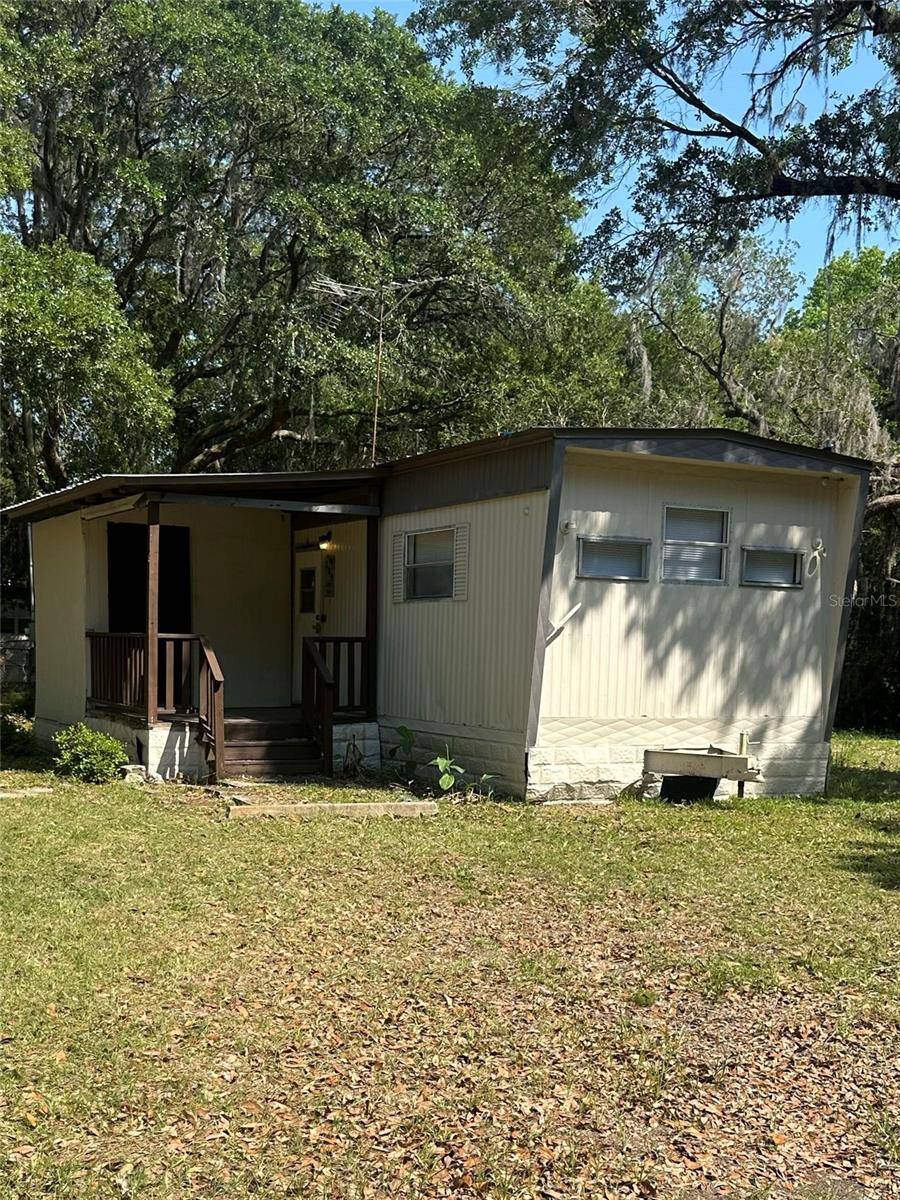 Hawthorne, FL 32640,204 JOHNTRY RD