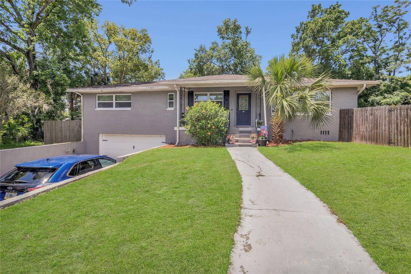 Apopka, FL 32712,300 HICKORY CT