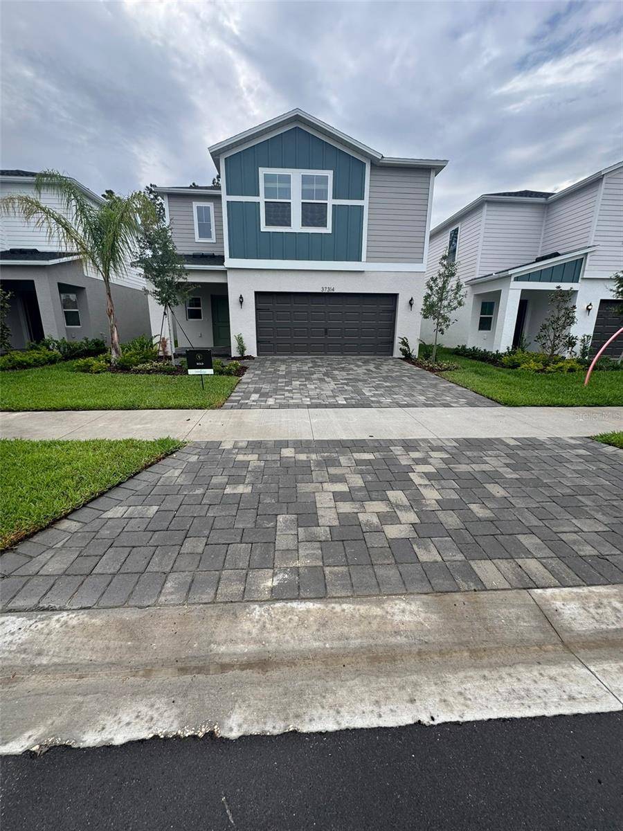 Zephyrhills, FL 33541,37314 SAGEMOOR DR