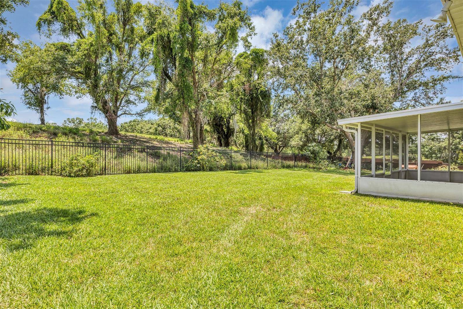 Apopka, FL 32712,638 SUN BLUFF LN
