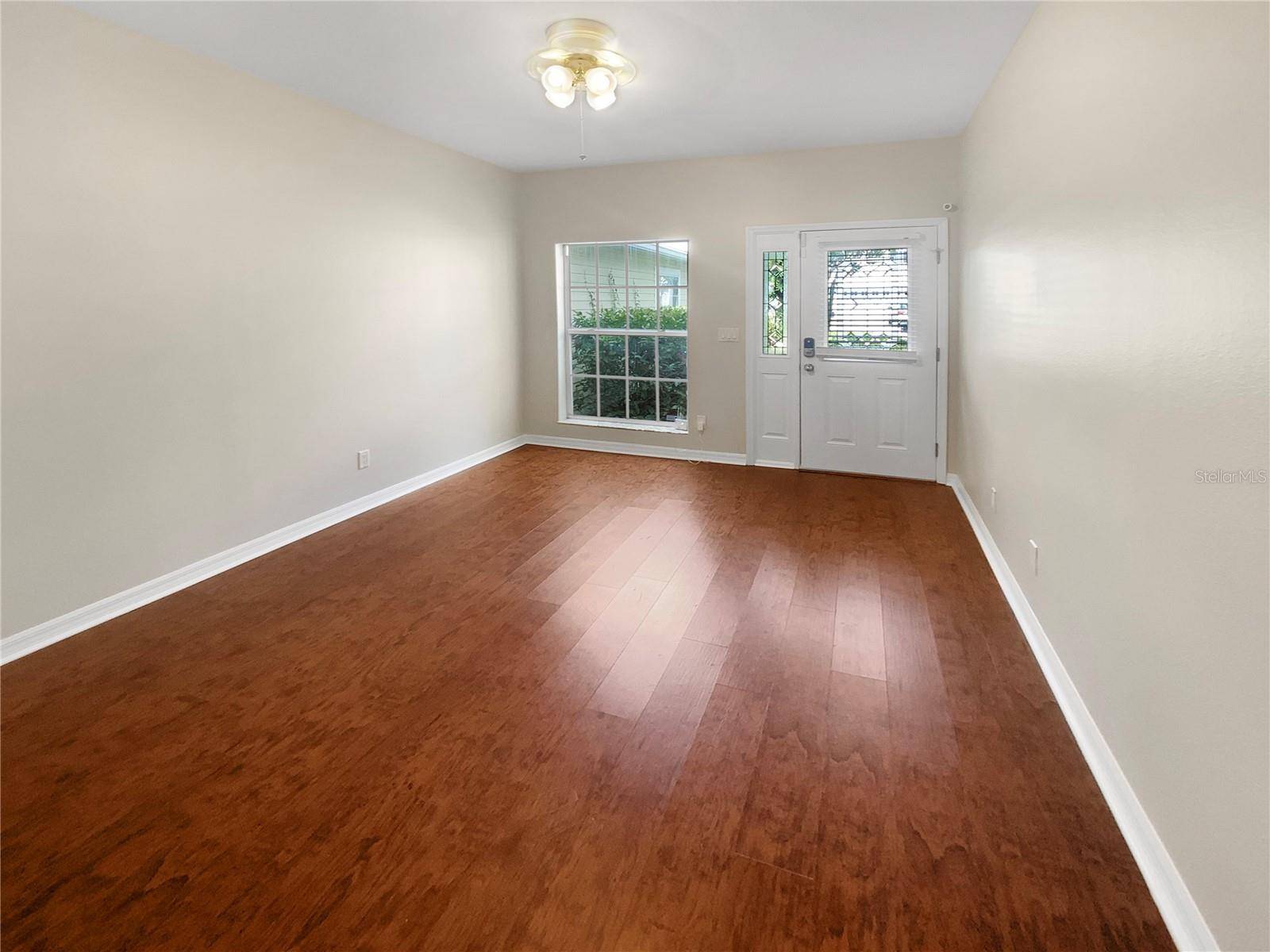 Safety Harbor, FL 34695,915 WOODBRIDGE CT