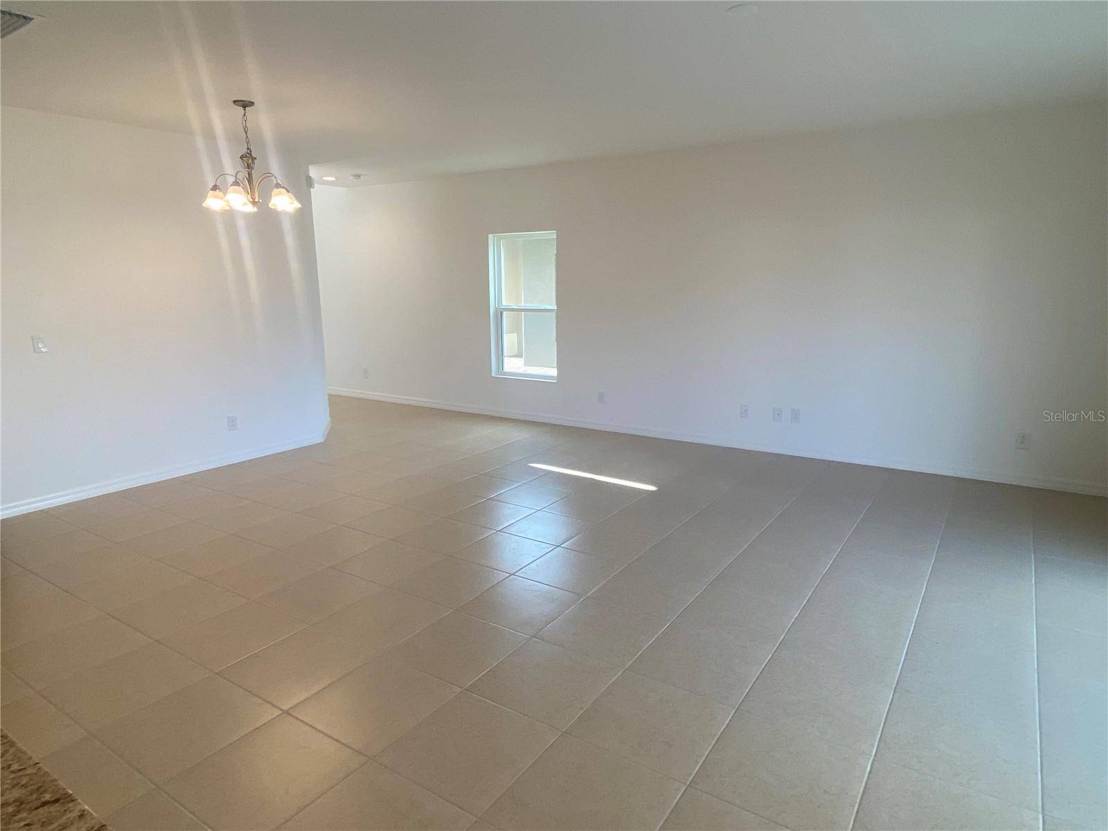 Kissimmee, FL 34746,5045 SPARKLING WATER WAY