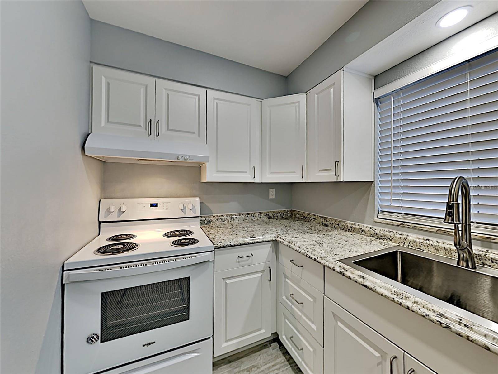 Orlando, FL 32807,525 CONWAY RD #211