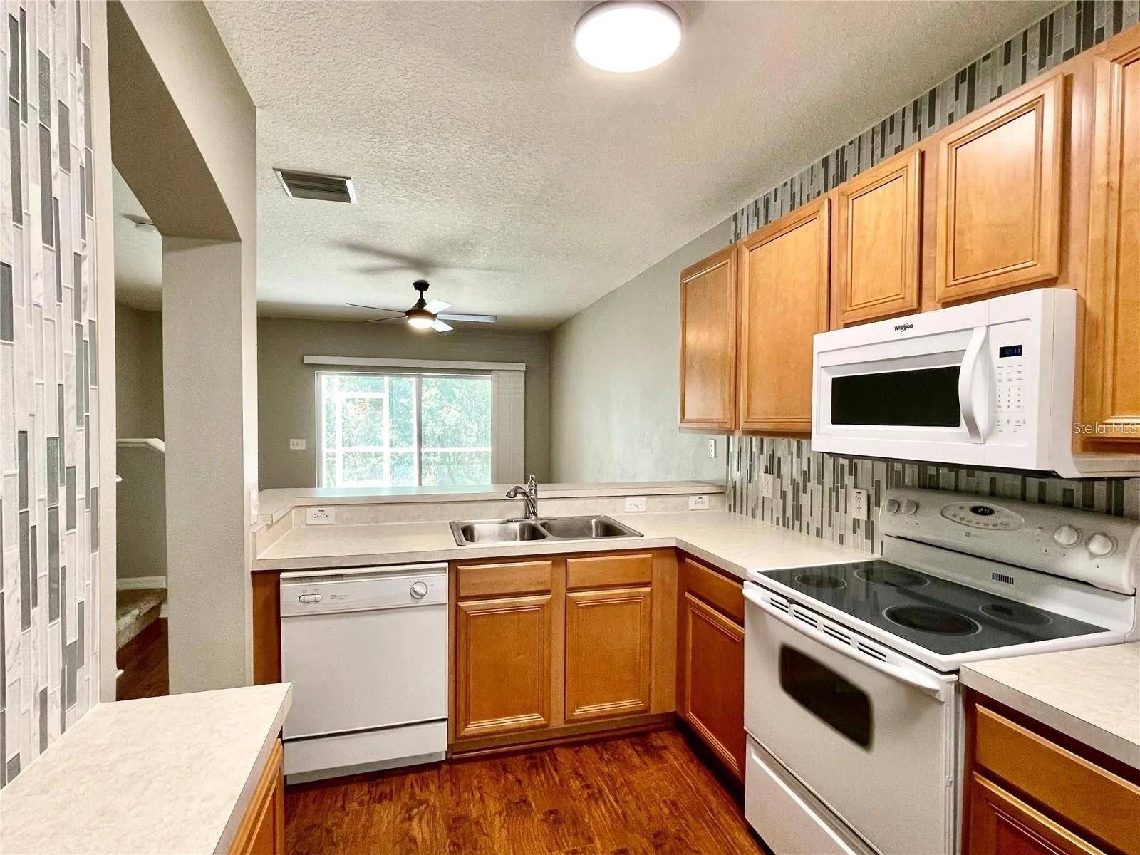 Lithia, FL 33547,5864 FISHHAWK RIDGE DR
