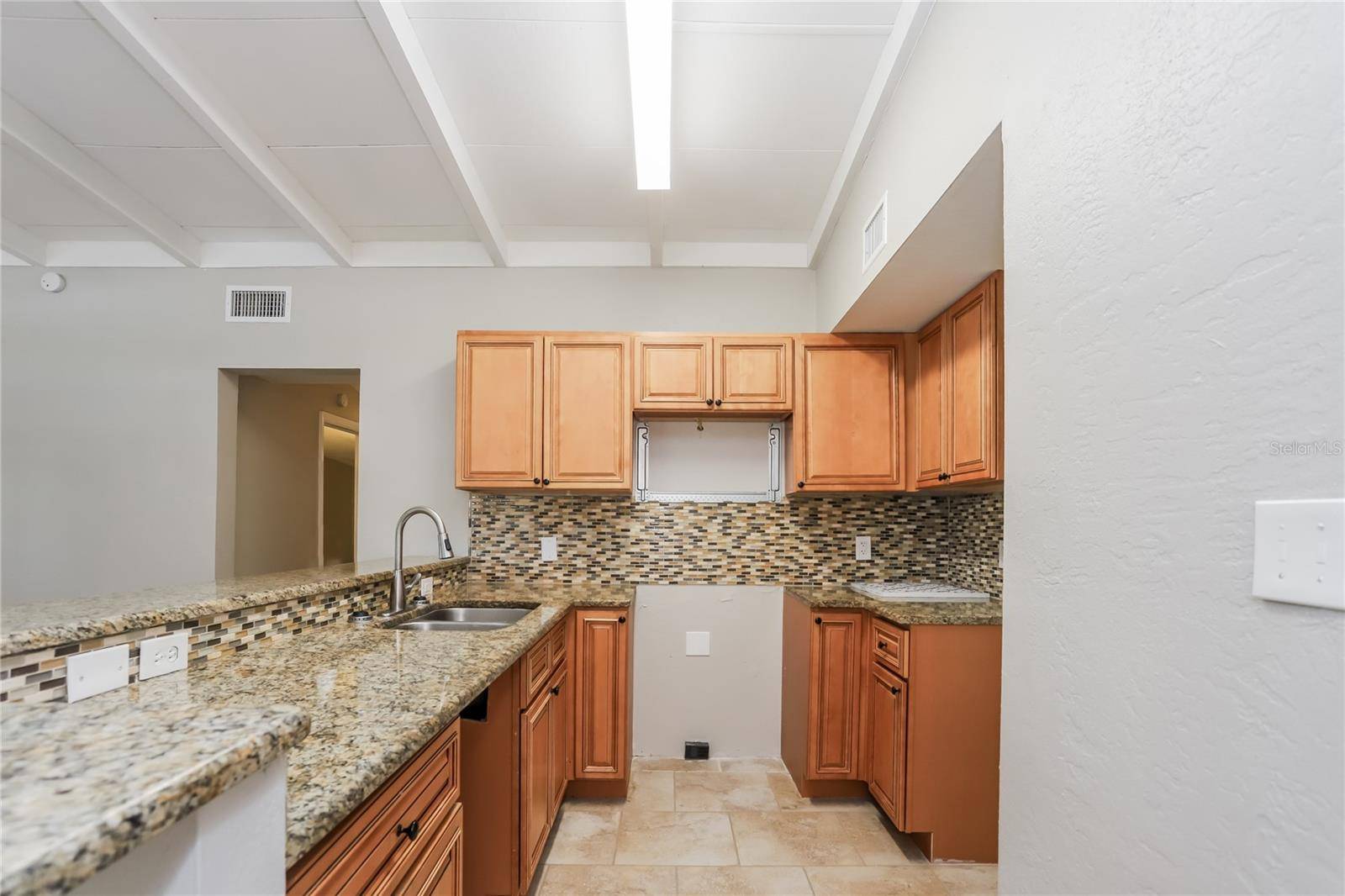 St Petersburg, FL 33705,800 62ND PL S