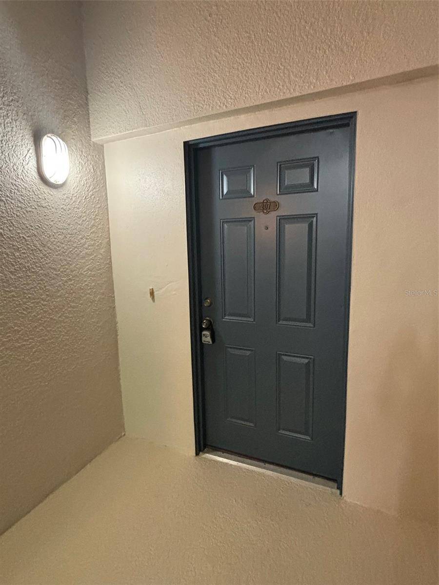 Kissimmee, FL 34741,3311 WHITESTONE CIR #207