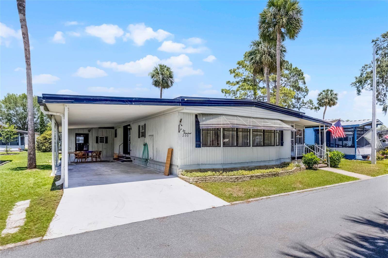 Eustis, FL 32726,200 PALM MEADOWS DR