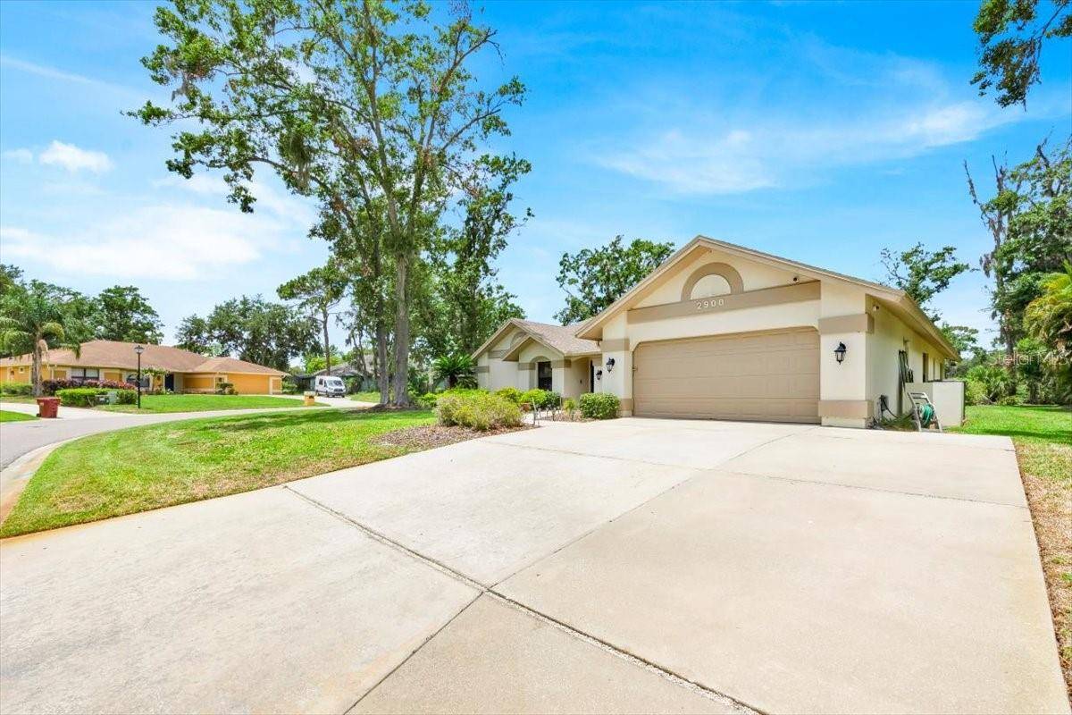 Plant City, FL 33566,2900 HAMMOCK DR