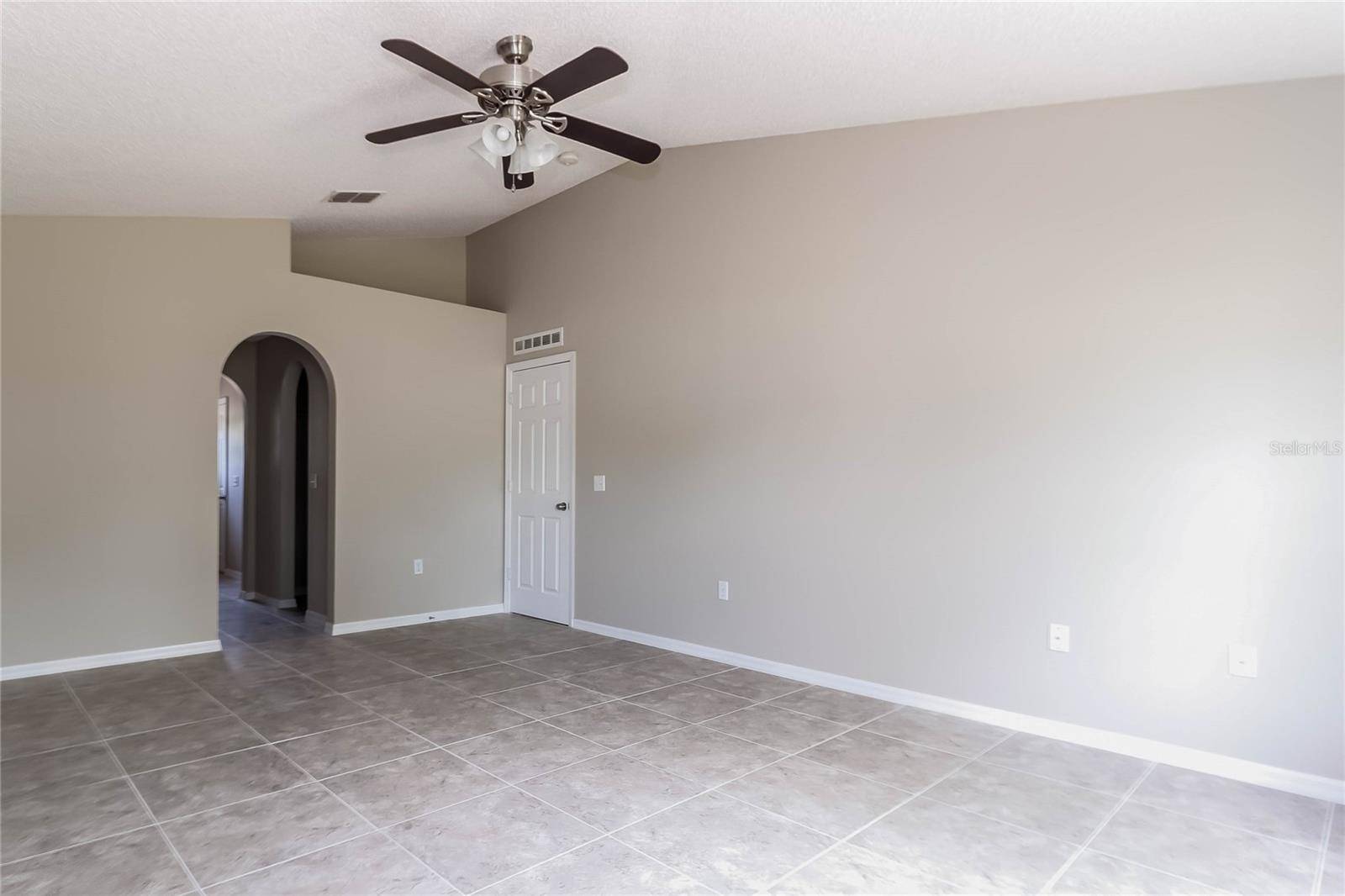 Kissimmee, FL 34758,927 CAMBRIDGE CT