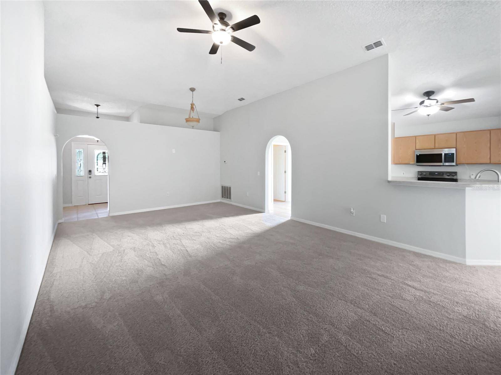 Apopka, FL 32703,612 DOE COVE PL