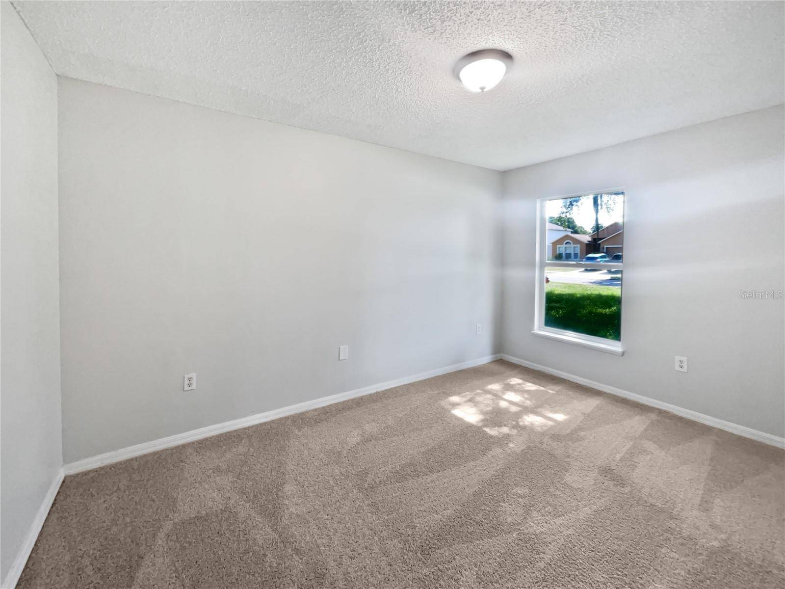 Apopka, FL 32703,612 DOE COVE PL