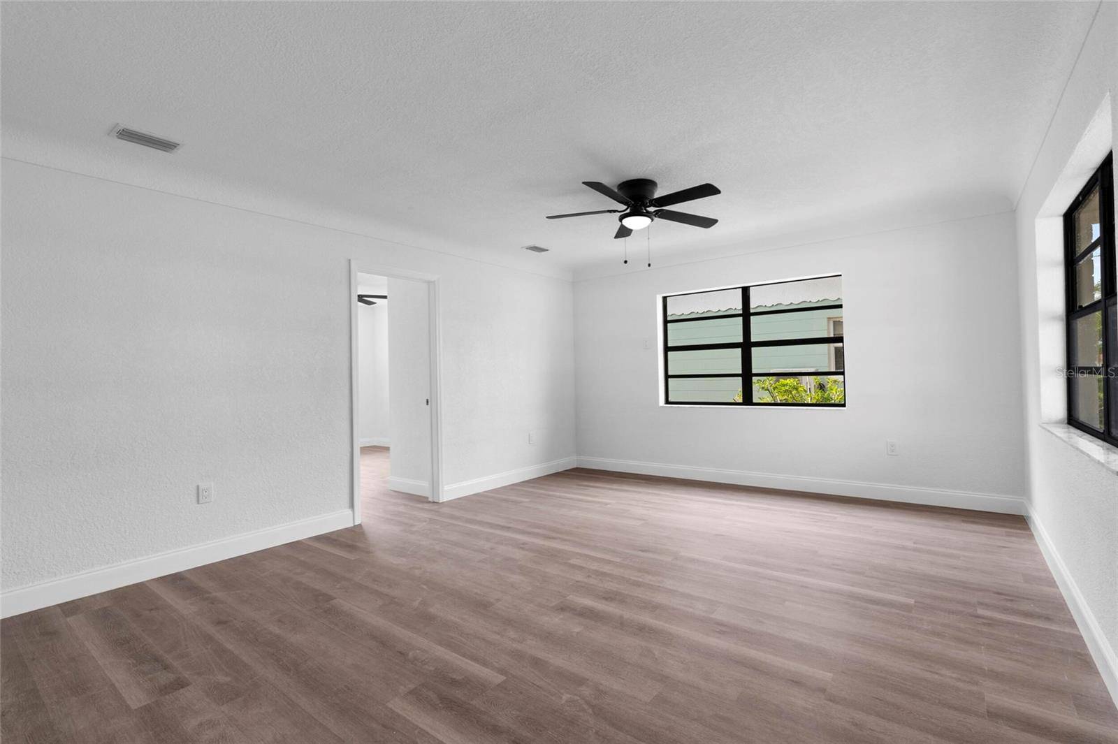 St Petersburg, FL 33702,9033 3RD ST N