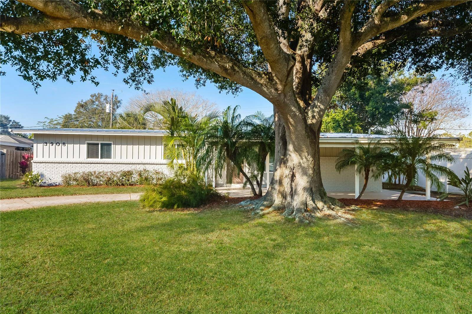 Bradenton, FL 34209,3908 CAPE VISTA DR