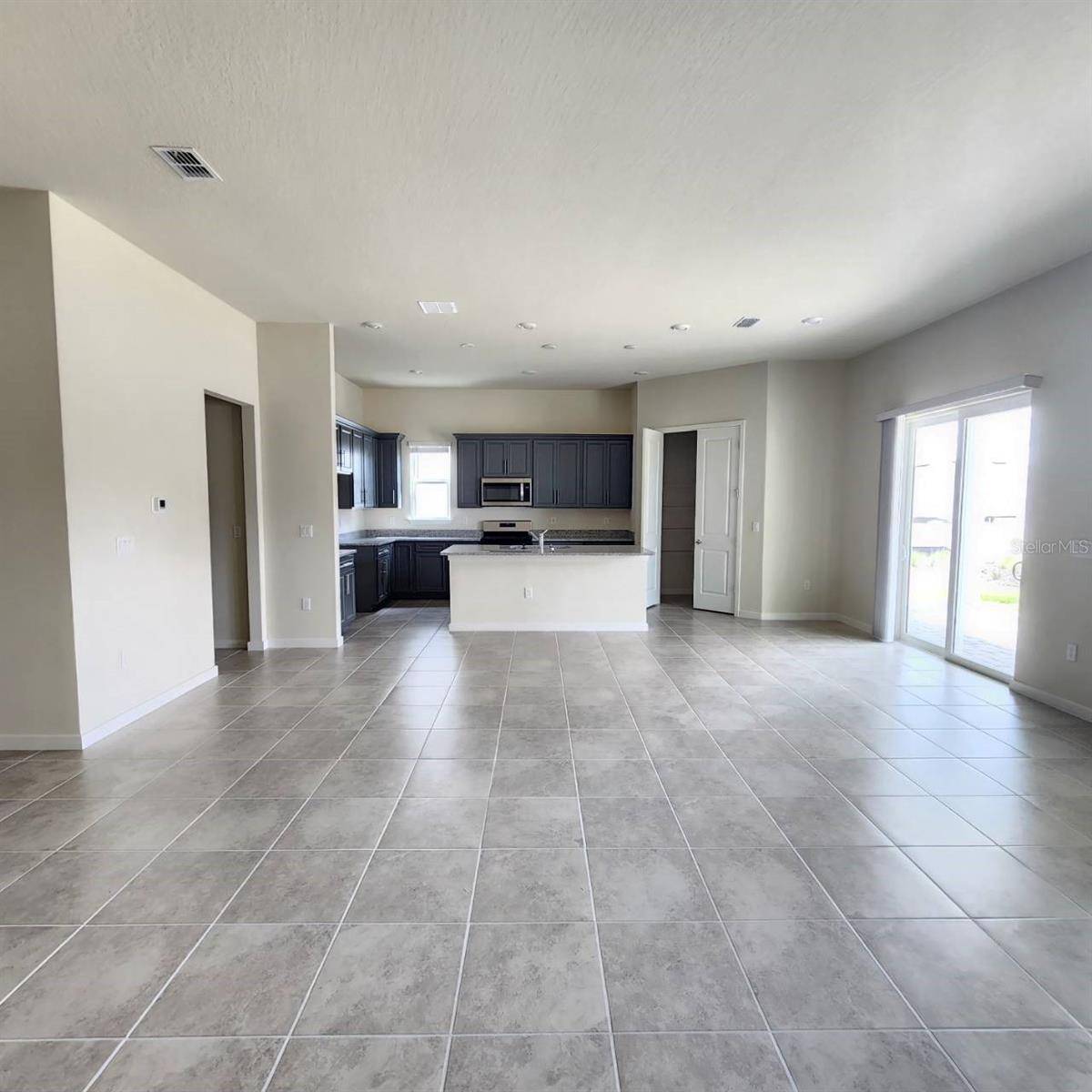 Montverde, FL 34756,15381 WILLOW RIDGE DR