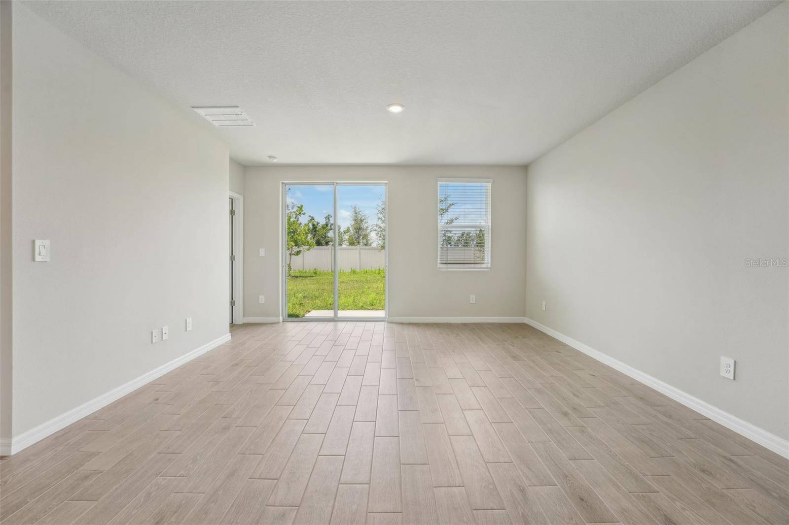 Plant City, FL 33565,3921 RADIANT MOUNTAIN DR