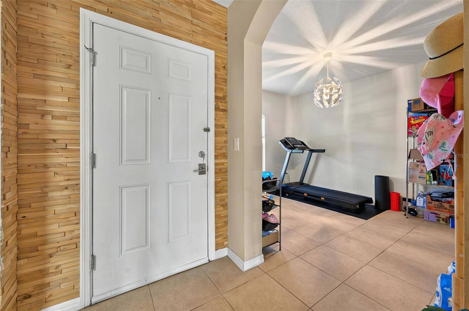 Haines City, FL 33844,826 SHEEN CIR CIR