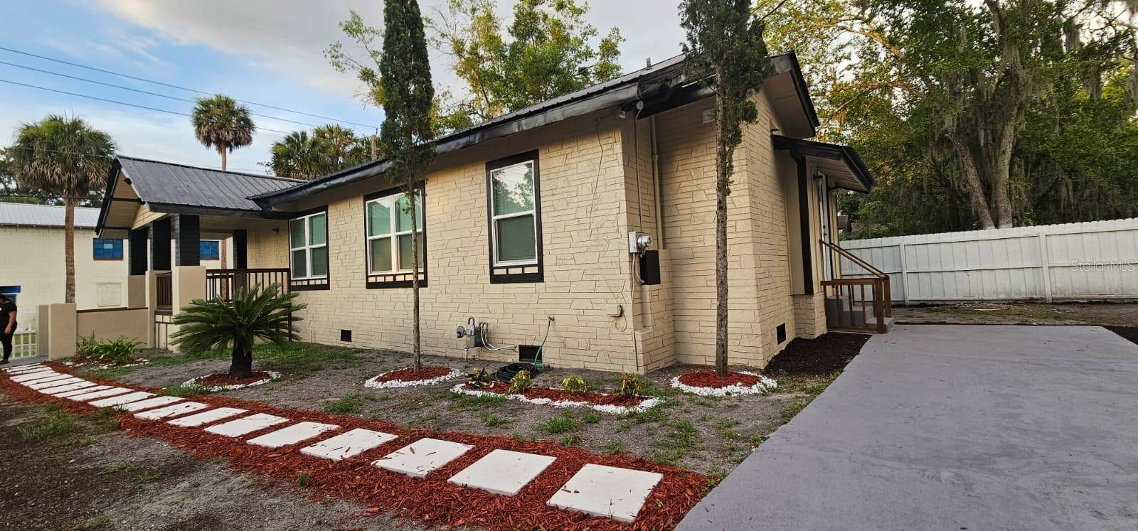 Palatka, FL 32177,823 MADISON ST